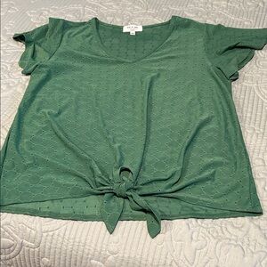 Kim & Cami eyelet V-neck top Mint Green
SZ Medium